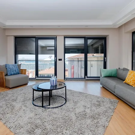 Bosphorus View - Modern With Elevator & Parking Apartment Istanbul