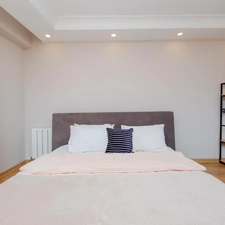 Bosphorus View - Modern With Elevator & Parking Apartment