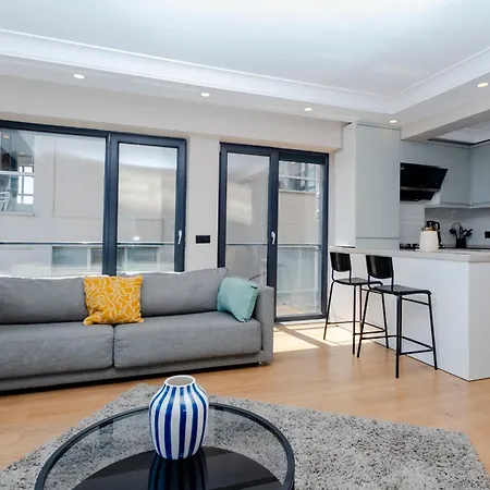 Bosphorus View - Modern With Elevator & Parking * Istambul