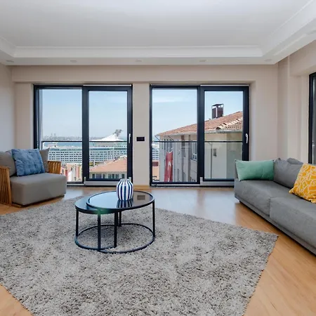 Bosphorus View - Modern With Elevator & Parking Apartment Istanbul