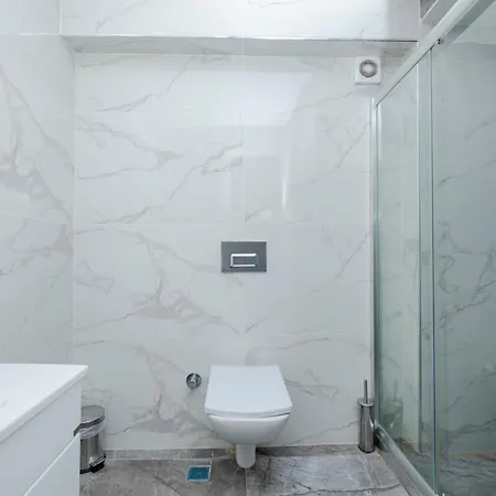 Bosphorus View - Modern With Elevator & Parking Apartment Istanbul